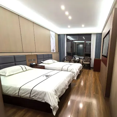 Luqu Kangde Hotel