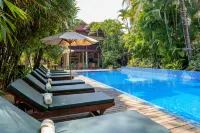 Sambor Village Hotel - Pools