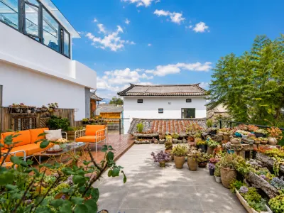 Huaque Courtyard โรงแรมในGucheng
