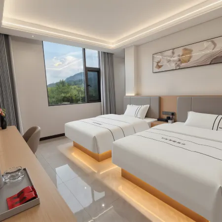 Zhaojun Smart Hotel (Wumeng Grass Plain)
