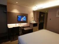 Baihe Training Center Hotel Các khách sạn gần Công viên Bắc Lăng