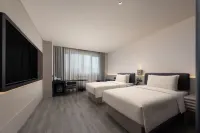 Xuzhou Yunlong Wanda Medical University Residence Hotel - parking