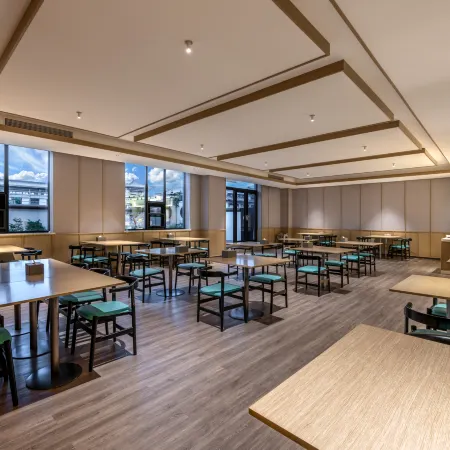 Country Inn & Suites by Radisson, Xi'an Bell and Drum Towers Dachaishi Metro Station