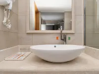 Vienna Hotel (Heze Daxue Road) - Pet friendly