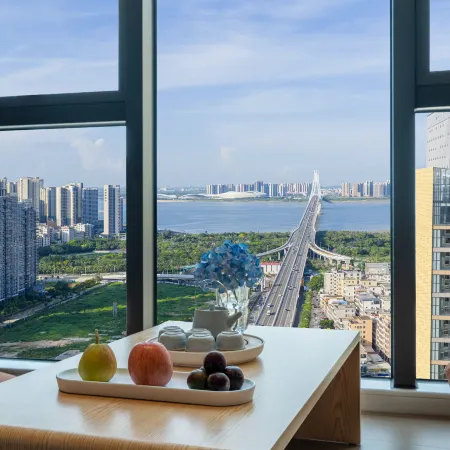 Elong Hotel (Zhanjiang Bay Bridge Branch)