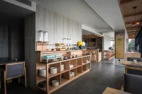 The Han Hotel - 4-Star