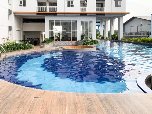 Urbanview Hotel @ Suncity Residence Apartemen Sidoarjo - parking