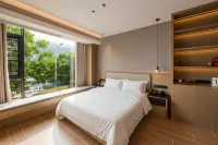 Boyue Lakeside Hotel (Chengnan Wetland Park) - parking