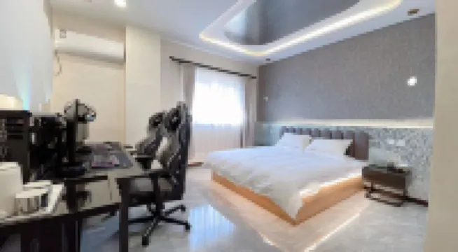 Huoqiu E-sports Apartment