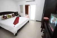 Samui First House Hotel - balcón