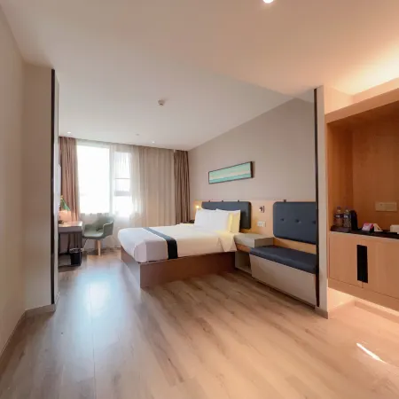 Homeinn Selected Hotel (Dongyang Hengdian Film City Qinwang Palace)