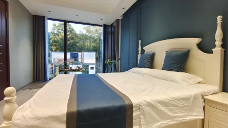 Yangxin Xiandao Lake Lihu Maple Moon Homestay Отели рядом с достопримечательностью «Xiandaohu Xianhu Gallery»