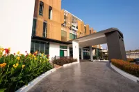The Mantrini Chiang Rai Hotels near Roy Hun Noodle