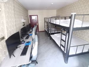 Plato e-sports hotel