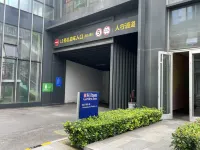 OVU International Service Apartment Hotel - parkir