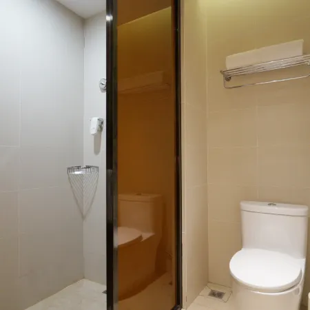 JI Hotel (Kunming Chenggong Chunrongjie Subway Station) Отели рядом с достопримечательностью «Озеро Дяньчи»