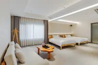 Hongcun Hetang Moonlight Luxury Homestay 호문광패방 주변 호텔