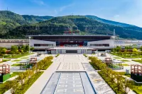 Shengyi Light Luxury Hotel (Chengde South Station Store) Hotels in Chengde