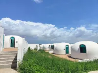 Starry Sky Wild Suites - parking