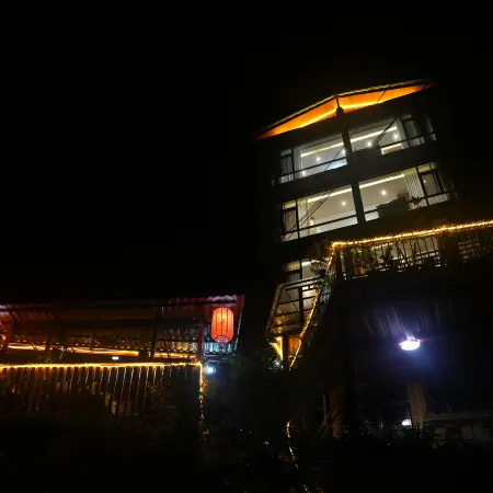 Sister Flower Inn