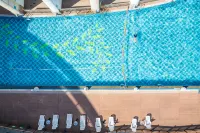 Fanhua Hotel - Pools