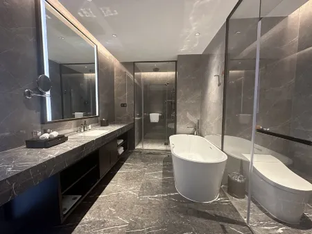 Grand Mercure Pingxiang Kaiguang Отели рядом с достопримечательностью «Anyuan Railway and Mines Workers Strikes Negotiation Department Former Site»