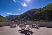 무산잉쉐·쓰탕리조트별원（쓰구냥산솽차오거우관광단지）