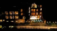 The Twelve Manor Terraces Hostel - Pools