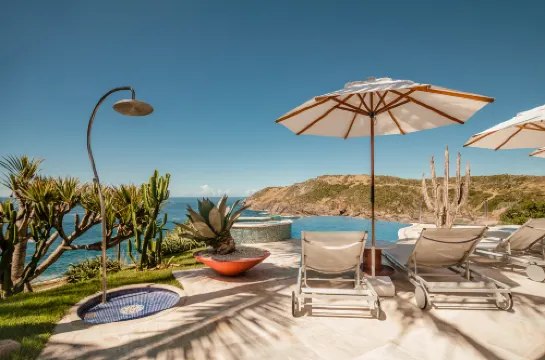 Cliffside Luxury Inn