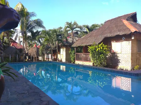 Island Tiki Paradise Resort Отели рядом с достопримечательностью «Панглао»