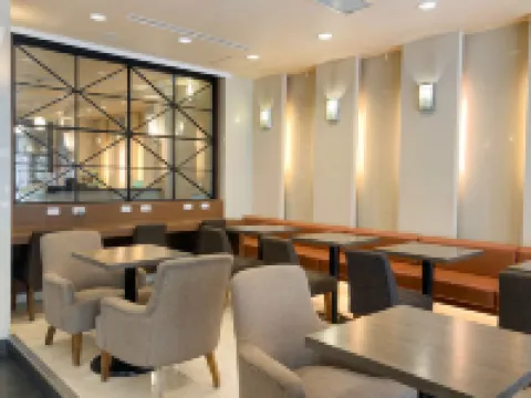 承攜行旅-高雄新崛江館