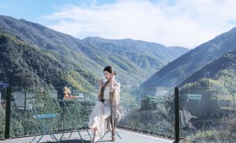 Anji Zhiyue ZHIYUE·Siwanghai Yunhai Bamboo Forest Private Tang Hot Spring Homestay