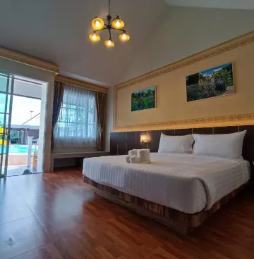 ห้องเตียงใหญ่ 1 เตียง วิวสระน้ำ