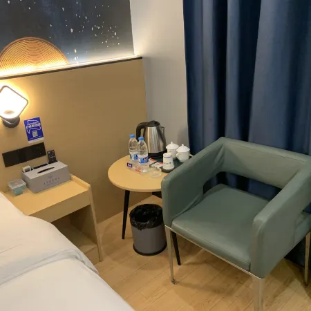 Xingxiang Light Luxury Hotel (Binyang Department Store)