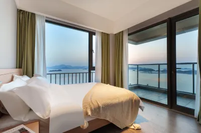 Zhujiajian Xian Scenic Resort Hotel (Poly Zizaihai Resort) Отели рядом с достопримечательностью «Герои резьбы Город»