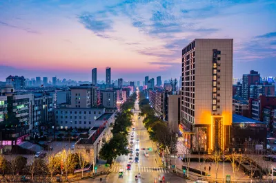 Jiujiang Hongyun Hotel (Shili Old Street Wanda Plaza) Hotels in Jiujiang University Business Circle