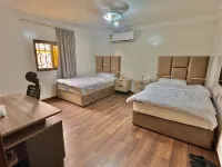 Kingdom Center Homestay Hotels near Masjid aleuz bin eabd alsalam