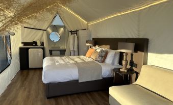 Dunhuang Oasis Luxury Camp