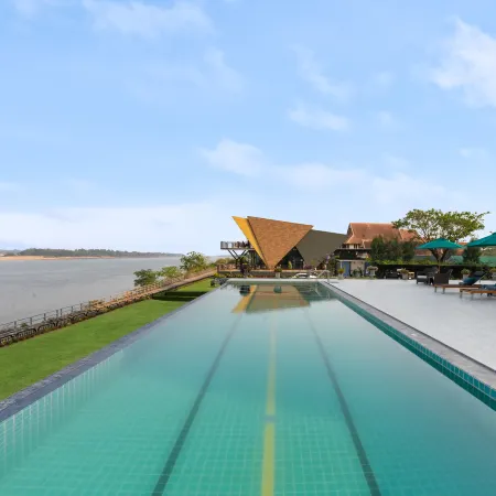 Naka-Raj Escape Hotel