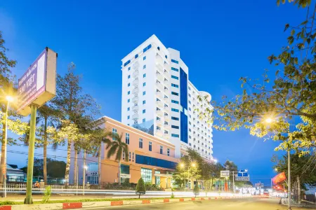 Phu MY Harbour Hotel - Old Golf Phu My Hotel Отели в г. My Xuan