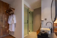 Shennongjia Chuanjia Homestay (Dajiuhu Guogongping Store) Hôtels à proximité de : Banbi Rock