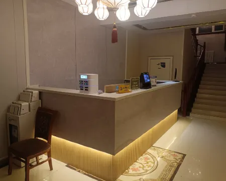 Zadoi Xueshan Business Hotel Hotels in Zadoi