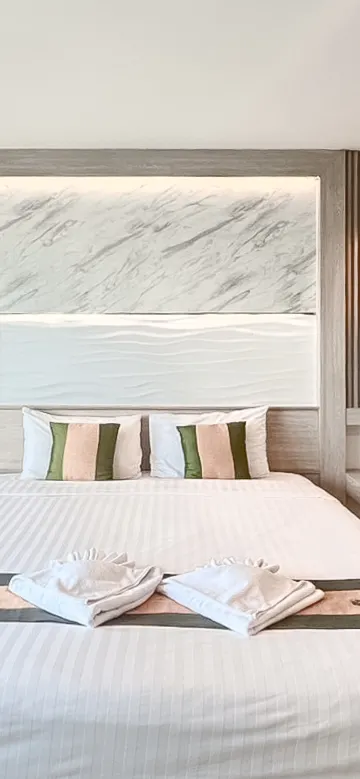 ห้องดีลักซ์ เตียงใหญ่ 1 เตียง