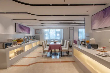 Lavande Hotel (Zhanjiang Guomao Guangbai) Отели рядом со станцией Zhanjiang Railway Station