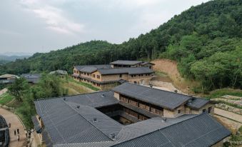 Jingshan Farm Century-old House Hotel