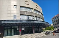 Waiting Century Hotel (Wujiaochang Yingao West Road Subway Station Branch) Hotels near Lingang Xinyefang