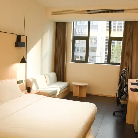 QIXI E-SPORTS HOTEL