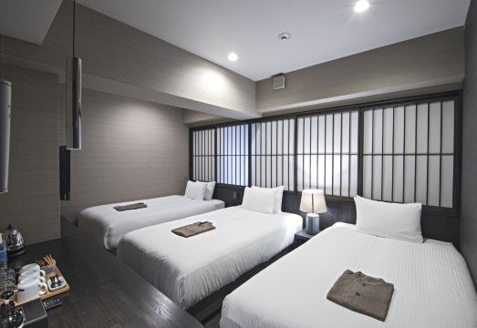 1. 호텔 닌자 블랙..