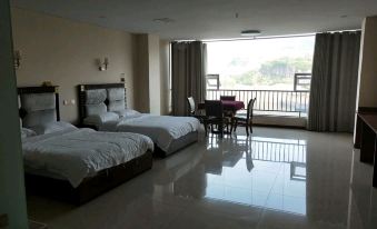 Yunyang Blue Sky Baiyun Business Hotel