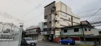 Lorenzzo Suites Hotel Hotels near Miniso Waltermart Makati